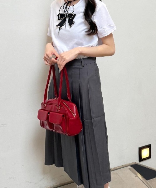 nemne store(ネンネストア)の「《Delfy》リボンブローチTシャツ(Tシャツ/カットソー・レディース・ブラック/オフホワイト・フリー)」の10枚目の写真