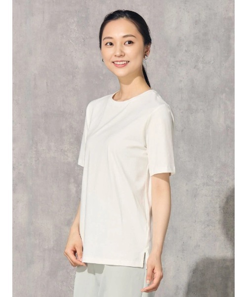 Perfect Suit FActory（パーフェクトスーツファクトリー）の「シルクタッチ　コットン　ベーシックTシャツ　ホワイト/ブラック/グレー/ベージュ/ピンク/イエロー（Tシャツ/カットソー・レディース・ベージュ/オフホワイト/ピンク/イエロー/ブラック/チャコールグレー・M/L）」の9枚目の写真