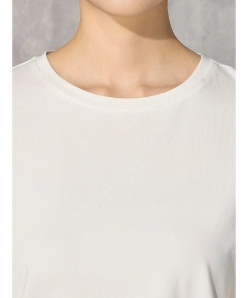 Perfect Suit FActory（パーフェクトスーツファクトリー）の「シルクタッチ　コットン　ベーシックTシャツ　ホワイト/ブラック/グレー/ベージュ/ピンク/イエロー（Tシャツ/カットソー・レディース・ベージュ/オフホワイト/ピンク/イエロー/ブラック/チャコールグレー・M/L）」の10枚目の写真