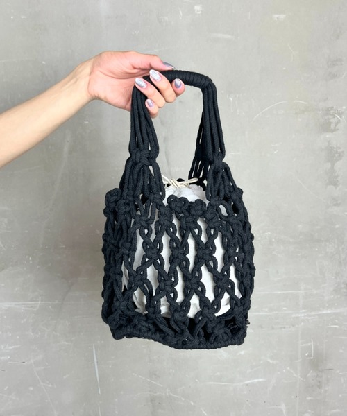 Loco Ocean(ロコオーシャン)の「【マクラメ編み】巾着付き ロープバッグ / ハンドバッグ(トートバッグ・レディース・ベージュ/ホワイト/グリーン/ブラック・ONE SIZE)」の3枚目の写真