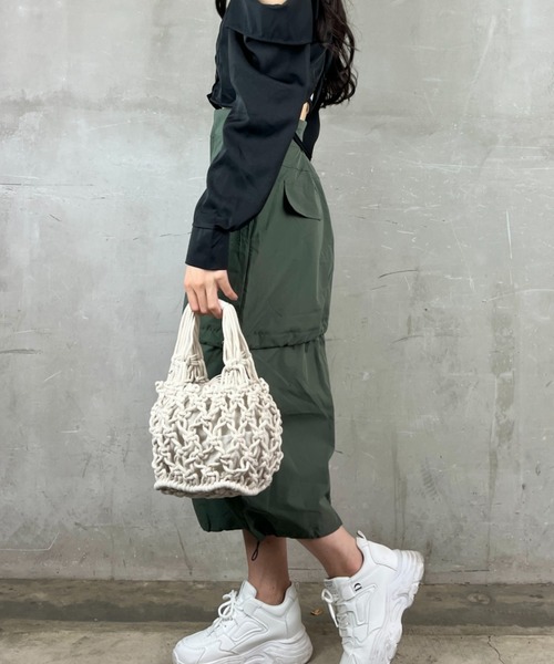 Loco Ocean(ロコオーシャン)の「【マクラメ編み】巾着付き ロープバッグ / ハンドバッグ(トートバッグ・レディース・ベージュ/ホワイト/グリーン/ブラック・ONE SIZE)」の5枚目の写真