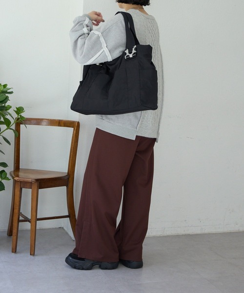 ear PAPILLONNER(イアパピヨネ)の「《WEB限定カラーあり》ショルダー付き/樹脂パーツトートバッグLサイズ(トートバッグ・レディース・グレー系その他/ブラック系その他/カーキ/ブラック/シルバー系その他/ブラック系その他2/ベージュ系その他/アイボリー/ブルー系その他/グレー系その他2/グレー系その他3/ブラウン系その他/ブラック系その他3/ホワイト系その他2・FREE)」の16枚目の写真