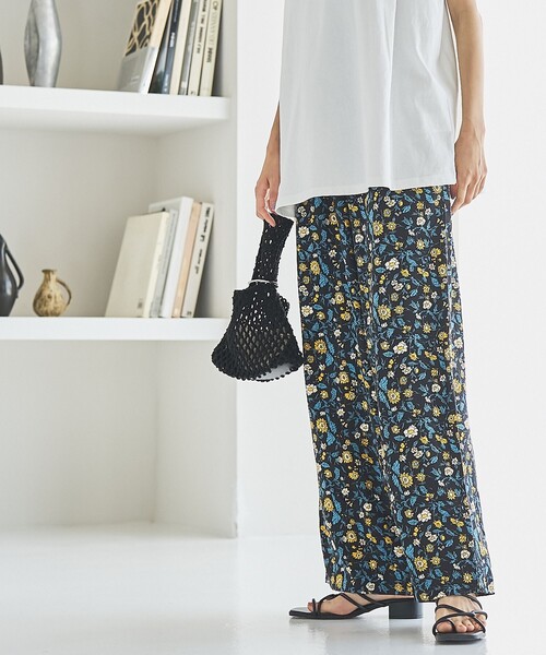 coen（コーエン）の「オータムフラワープリントイージーワイドパンツ（その他パンツ・レディース・ブラウン/ネイビー/ブラック・M/L）」の4枚目の写真
