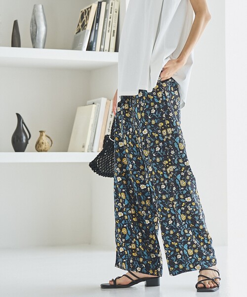 coen（コーエン）の「オータムフラワープリントイージーワイドパンツ（その他パンツ・レディース・ブラウン/ネイビー/ブラック・M/L）」の5枚目の写真