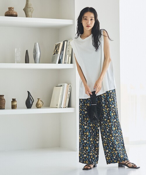 coen（コーエン）の「オータムフラワープリントイージーワイドパンツ（その他パンツ・レディース・ブラウン/ネイビー/ブラック・M/L）」の6枚目の写真