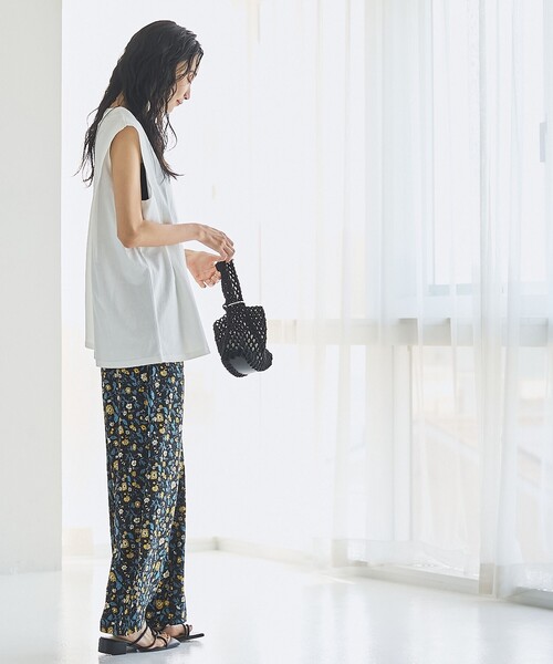 coen（コーエン）の「オータムフラワープリントイージーワイドパンツ（その他パンツ・レディース・ブラウン/ネイビー/ブラック・M/L）」の7枚目の写真