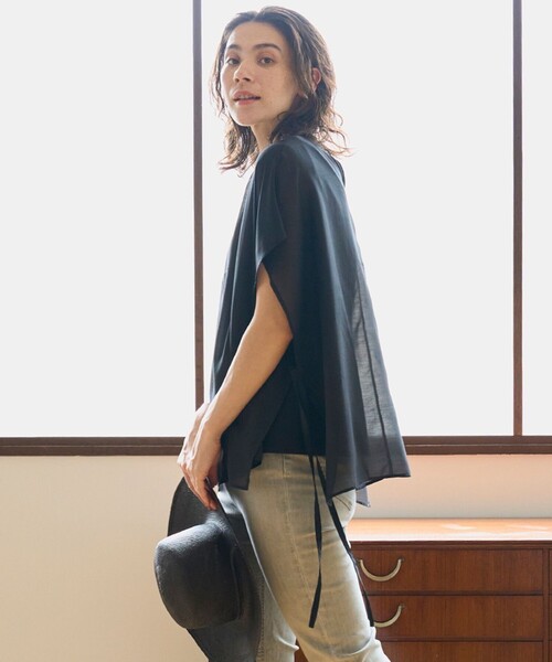 UNFILO(アンフィーロ)の「【洗える】シアーレイヤード Tシャツ(Tシャツ/カットソー・レディース・ブラック系/ホワイト系・MEDIUM/SMALL)」の3枚目の写真