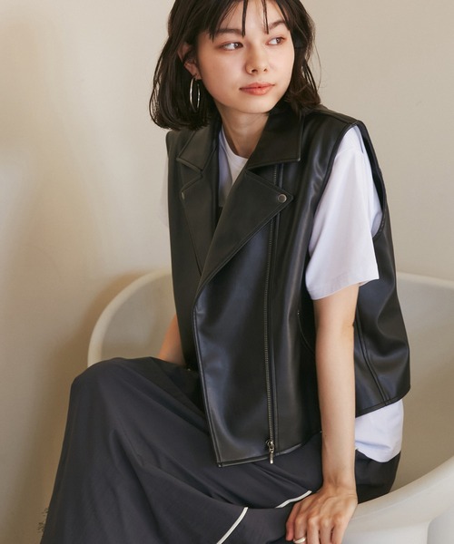 ROPE' PICNIC（ロペピクニック）の「シンセティックレザーノースリーブジャケット（ライダースジャケット・レディース・ブラック・38）」の7枚目の写真