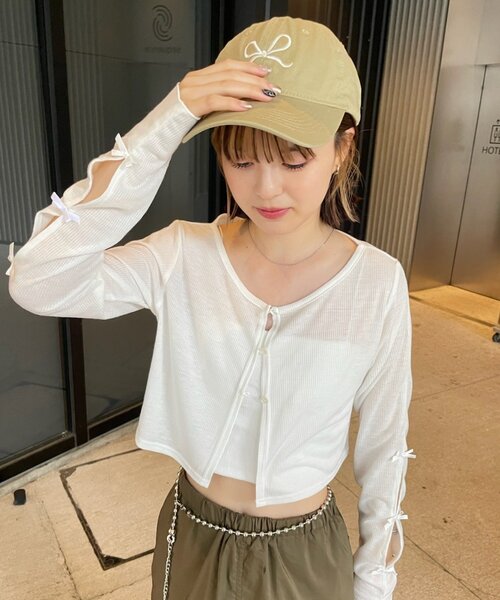 mline（エムライン）の「[mline]袖リボンカーディガン（Tシャツ/カットソー・レディース・グレー/オフホワイト/ブラック/レッド/ピンク・FREE）」の6枚目の写真