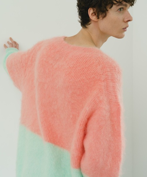 STERNBERG（スタンバーグ）の「キッドモヘアクルーネックニット（ニット/セーター・メンズ・ブラック/ピンク系その他・LARGE/MEDIUM）」の2枚目の写真