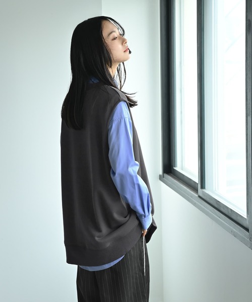 STYLE DELI(スタイルデリ)の「【BLK001】リラックスノースリカットソー(ベスト・レディース・杢グレー/スミクロ・FREE)」の14枚目の写真