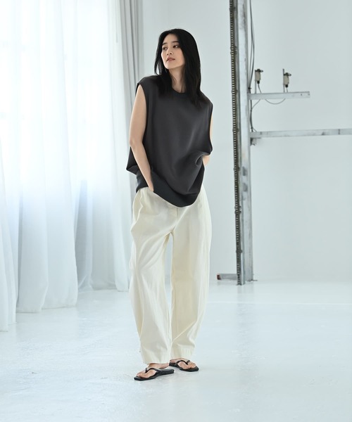 STYLE DELI(スタイルデリ)の「【BLK001】リラックスノースリカットソー(ベスト・レディース・杢グレー/スミクロ・FREE)」の19枚目の写真