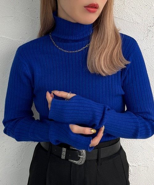 apres jour mignon(アプレジュールミニョン)の「タートルネックフィンガーホールニット【ZOZOTOWN限定アイテム】(ニット/セーター・レディース・アイボリー/ブラック/ブルー/グリーン系その他/ブルー系その他/オレンジ/マスタード/レッド・X-LARGE/フリー)」の4枚目の写真