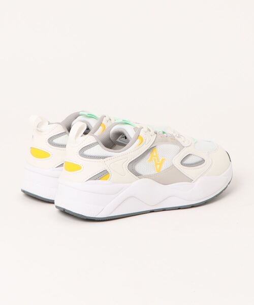 AKIII CLASSIC（アキクラシック）の「AKIII CLASSIC アキクラシック LUCKY RUNNER レディーススニーカー 厚底シューズ(ラッキーランナー) AKC-0105（スニーカー・レディース・ホワイト×グレー/ブラック×ホワイト・23.0cm/23.5cm/24.0cm/24.5cm/25.0cm）」の3枚目の写真