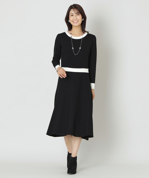 TO BE CHIC(トゥー ビー シック)の「レーヨンポリエステル ニットワンピース(ワンピース・レディース・ベージュ/ブラック・40/42/38)」の3枚目の写真