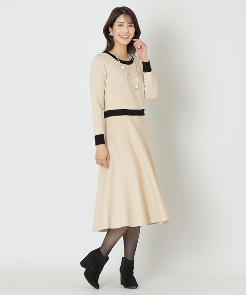 TO BE CHIC(トゥー ビー シック)の「レーヨンポリエステル ニットワンピース(ワンピース・レディース・ベージュ/ブラック・40/42/38)」の4枚目の写真