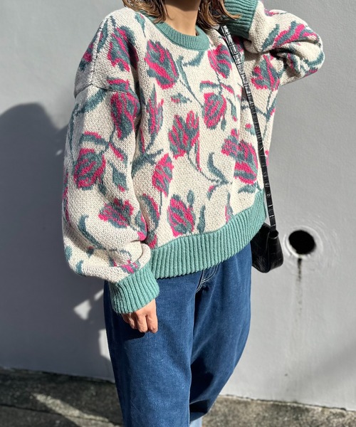 mi via loca（ミヴィアロカ）の「ダブルジャガード フラワー柄 ニットプルオーバー（ニット/セーター・レディース・ブラウン/アイボリー・FREE）」の4枚目の写真