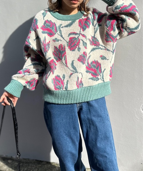 mi via loca（ミヴィアロカ）の「ダブルジャガード フラワー柄 ニットプルオーバー（ニット/セーター・レディース・ブラウン/アイボリー・FREE）」の5枚目の写真