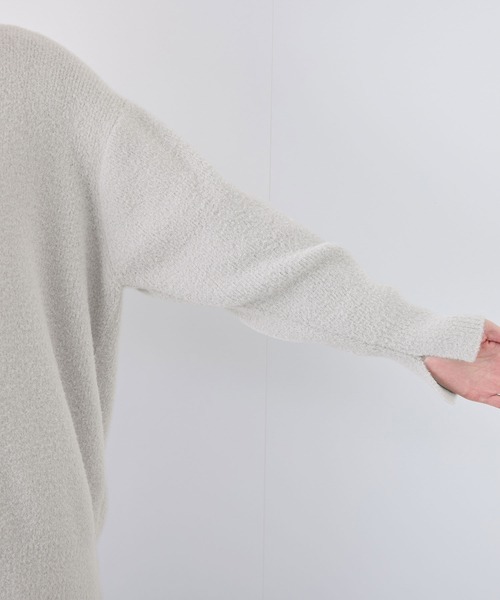 ROPE' PICNIC（ロペピクニック）の「【WEB限定カラー:ライトグレー】洗濯機OK/ふわふわVネックニットプルオーバー（ニット/セーター・レディース・ブラック/サックスブルー/チャコールグレー/ライトグレー/レッド/ピンク/キナリ・38）」の22枚目の写真