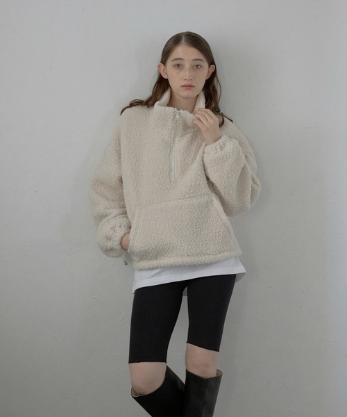 MINERTE（ミネルテ）の「【MINERTE】glitter boa half zip pullover / ラメリングボアハーフジッププルオーバー（ブルゾン・レディース・アイボリー/ブラック/ライトベージュ・FREE）」の4枚目の写真