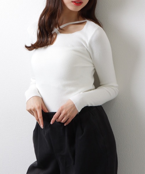 Lace Ladies(レースレディース)の「クロルストラップ ソリッドカラー ラウンドネック ニット トップス(ニット/セーター・レディース・ブラック/ベージュ/ホワイト・FREE)」の1枚目の写真