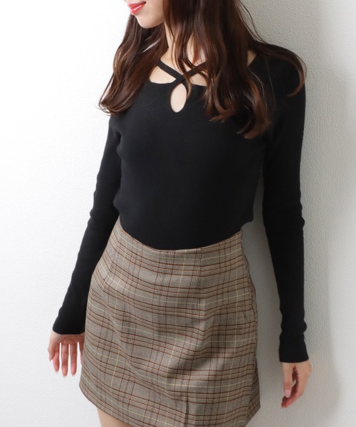 Lace Ladies(レースレディース)の「クロルストラップ ソリッドカラー ラウンドネック ニット トップス(ニット/セーター・レディース・ブラック/ベージュ/ホワイト・FREE)」の4枚目の写真