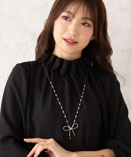 Rose Tiara（ローズティアラ）の「タックブラウス（シャツ/ブラウス・レディース・ピンク/ブラック/オフホワイト・42/38/46）」の3枚目の写真