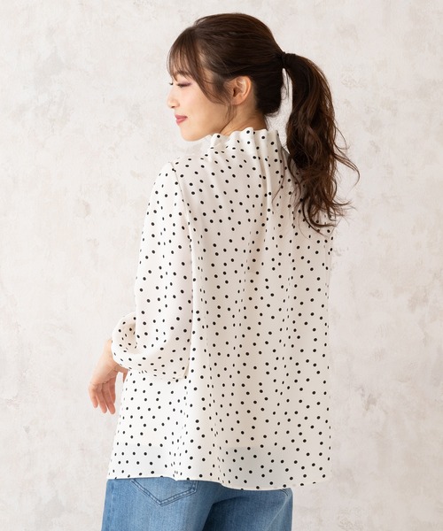 Rose Tiara（ローズティアラ）の「タックブラウス（シャツ/ブラウス・レディース・ピンク/ブラック/オフホワイト・42/38/46）」の11枚目の写真