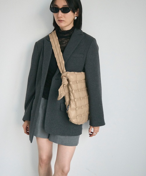Lutim by u(ルチバイユー)の「Bubble Nylon Shoulder Bag / バブルナイロンショルダーバッグ(トートバッグ・レディース・アイボリー/ベージュ・FREE)」の12枚目の写真