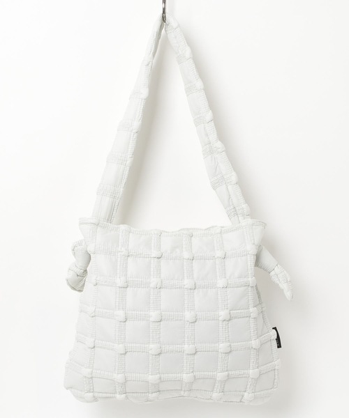 Lutim by u(ルチバイユー)の「Bubble Nylon Shoulder Bag / バブルナイロンショルダーバッグ(トートバッグ・レディース・アイボリー/ベージュ・FREE)」の21枚目の写真