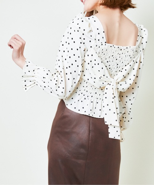 GORGE(ゴージ)の「《前後2WAY×スクエアネック》レディース シャーリングブラウス 体型カバー 春夏秋(シャツ/ブラウス・レディース・ラベンダー/アイボリー/ブラック/ホワイト系その他/ブラック系その他・F)」の17枚目の写真