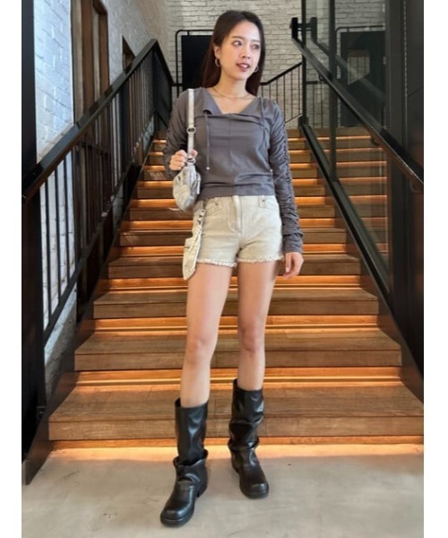 LAGUA GEM（ラグアジェム）の「SLEEVE GATHER CUT トップス（Tシャツ/カットソー・レディース・カーキ/ブラック/グレー・FREE）」の11枚目の写真