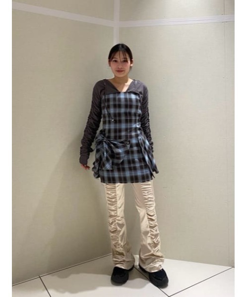 LAGUA GEM（ラグアジェム）の「SLEEVE GATHER CUT トップス（Tシャツ/カットソー・レディース・カーキ/ブラック/グレー・FREE）」の12枚目の写真