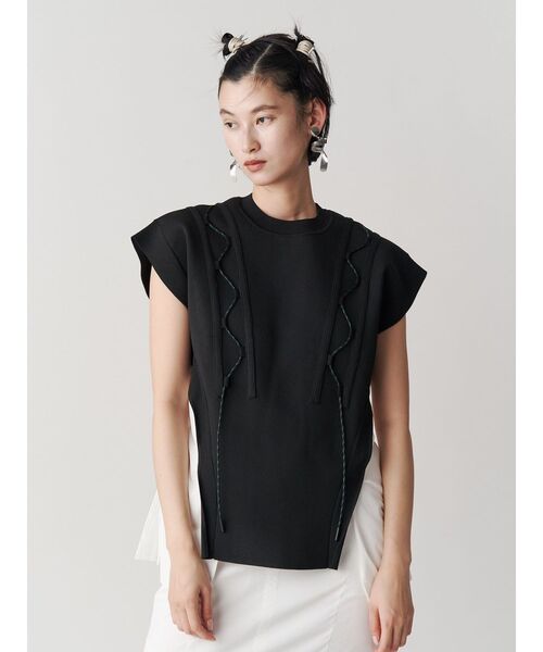 UN3D.（アンスリード）の「WAVE CODE KNIT TOPS【セットアップ着用可能】 / ウェーブコードニットトップス（ニット/セーター・レディース・ベージュ/ブラック/カーキ・38/36）」の2枚目の写真