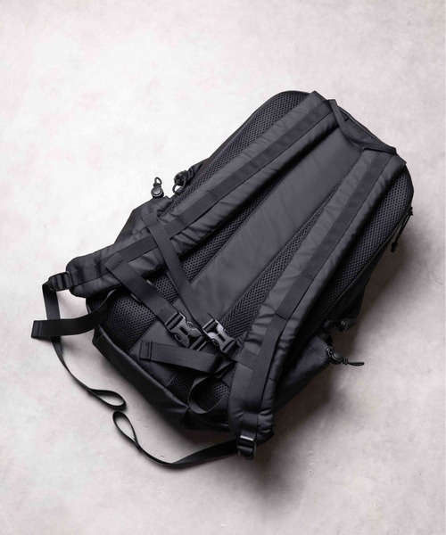 ELLIKER(エリカー)の「/ELLIKER/HOODED ZIP TOP BACKPACK(バックパック/リュック・メンズ・グリーン/ブラック・FREE)」の4枚目の写真
