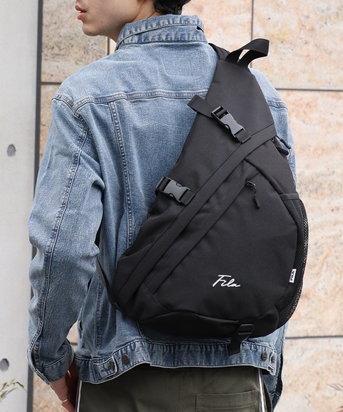 FILA(フィラ)の「【FILA/フィラ】ワンショルダー スリングバッグ/ボディバッグ(ボディバッグ/ウエストポーチ・メンズ・グレー/アイボリー/ブラック・FREE)」の4枚目の写真