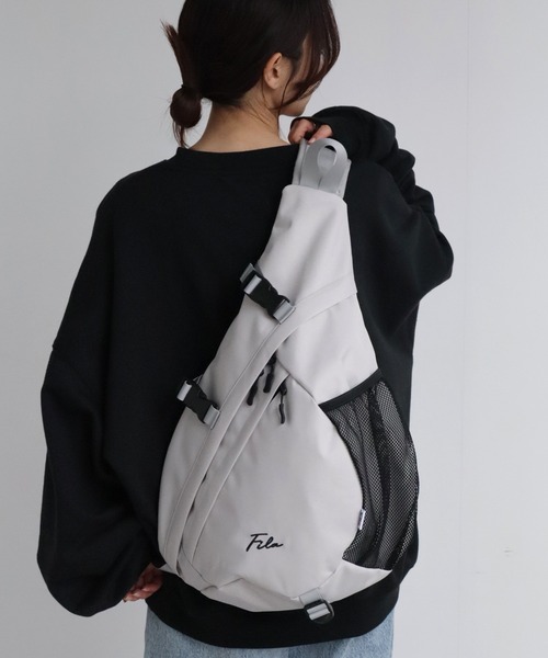FILA(フィラ)の「【FILA/フィラ】ワンショルダー スリングバッグ/ボディバッグ(ボディバッグ/ウエストポーチ・メンズ・グレー/アイボリー/ブラック・FREE)」の21枚目の写真