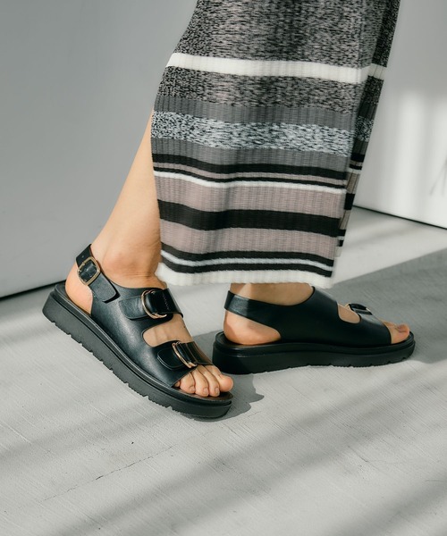 LEPSIM（レプシィム）の「2ベルトバックルサンダル　290446（サンダル・レディース・ブラック/ブラウン/アイボリー/ガンメタ・LARGE/MEDIUM）」の9枚目の写真