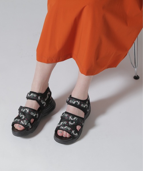 AVIREX(アヴィレックス)の「《直営店限定》TAPE SANDAL/テープサンダル(サンダル・レディース・ブラック/カモフラージュ・25/24/23)」の3枚目の写真