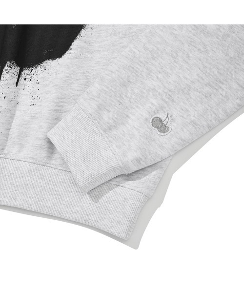 KIRSH(キルシー)の「KIRSH MELTING CHERRY PRINTED CROP SWEATSHIRT キルシー メルティング チェリー プリント クロップ丈 スウェット(スウェット・レディース・ネイビー/グレー/ダークグリーン・ONE SIZE)」の7枚目の写真