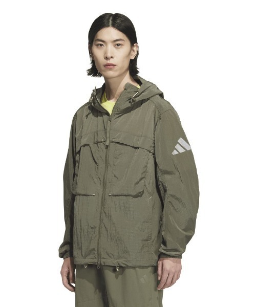 adidas(アディダス)の「アディダス adidas シティエスケープ ルーズフィット シャイニークリンクル リップストップ フード付きジャケット(ナイロンジャケット・メンズ・キャメル/オリーブ・LL/3L/S/M/L)」の1枚目の写真