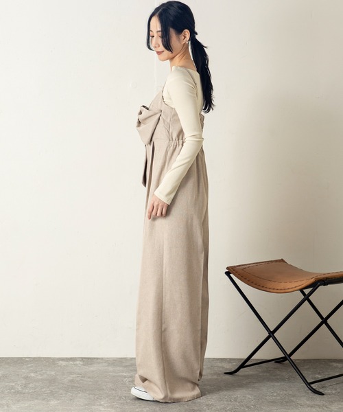 MILLION CARATS(ミリオンカラッツ)の「女性らしさとモード感を兼ね備えたクロスリボンオーバーオール(サロペット/オーバーオール・レディース・サックスブルー/ブラック/ベージュ・FREE)」の16枚目の写真