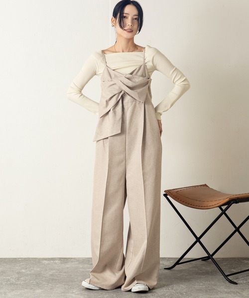 MILLION CARATS(ミリオンカラッツ)の「女性らしさとモード感を兼ね備えたクロスリボンオーバーオール(サロペット/オーバーオール・レディース・サックスブルー/ブラック/ベージュ・FREE)」の18枚目の写真