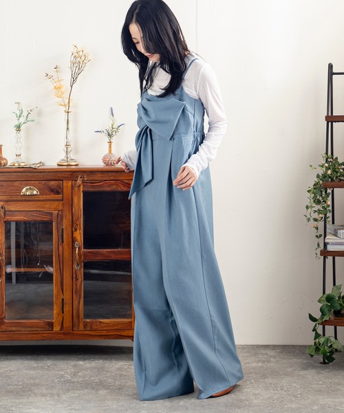 MILLION CARATS(ミリオンカラッツ)の「女性らしさとモード感を兼ね備えたクロスリボンオーバーオール(サロペット/オーバーオール・レディース・サックスブルー/ブラック/ベージュ・FREE)」の15枚目の写真