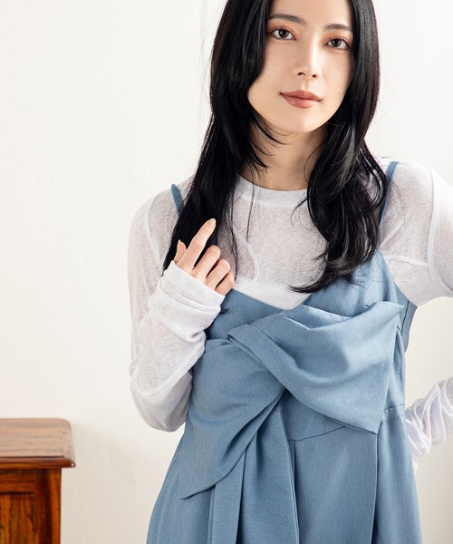 MILLION CARATS(ミリオンカラッツ)の「女性らしさとモード感を兼ね備えたクロスリボンオーバーオール(サロペット/オーバーオール・レディース・サックスブルー/ブラック/ベージュ・FREE)」の7枚目の写真