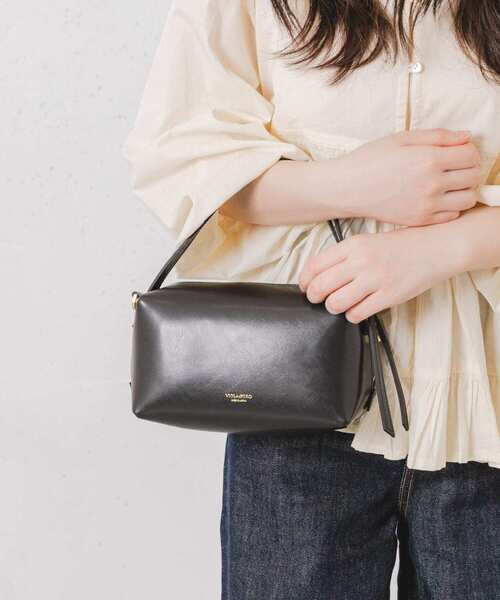 VIOLAd'ORO(ヴィオラドーロ)の「VIOLAd’ORO VOGUE V-1566(ハンドバッグ・レディース・オフホワイト/ブラック・ONE)」の3枚目の写真