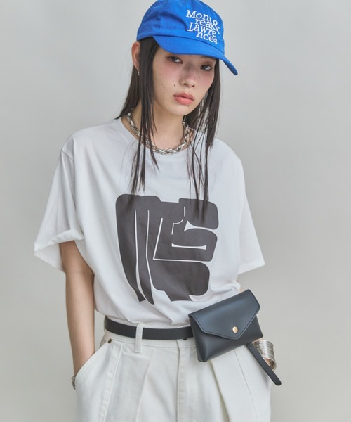 MIRROR STOKE（ミラーストーク）の「≪WEB限定≫【新色追加】MS LOGO TSHIRT/ミラーストークロゴティーシャツ（Tシャツ/カットソー・レディース・ネイビー/オフホワイト/ホワイト×ブラック/ホワイト×シルバー・MEDIUM）」の2枚目の写真