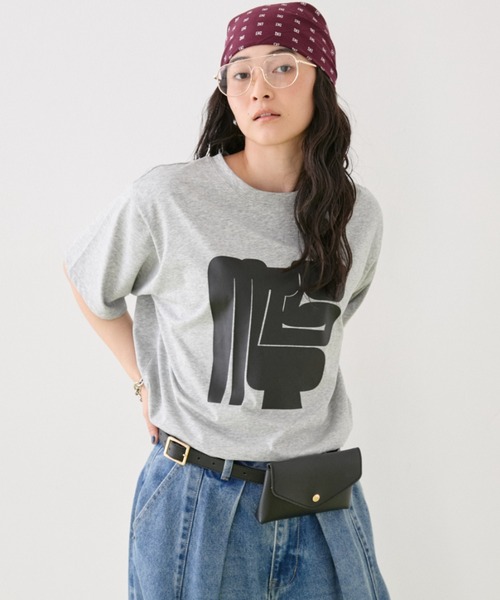 MIRROR STOKE（ミラーストーク）の「≪WEB限定≫【新色追加】MS LOGO TSHIRT/ミラーストークロゴティーシャツ（Tシャツ/カットソー・レディース・ネイビー/オフホワイト/ホワイト×ブラック/ホワイト×シルバー/ホワイト×レッド/ピンク/ブラウン/イエロー/グレー/ブラック×シルバー/ホワイト×ゴールド・MEDIUM）」の7枚目の写真