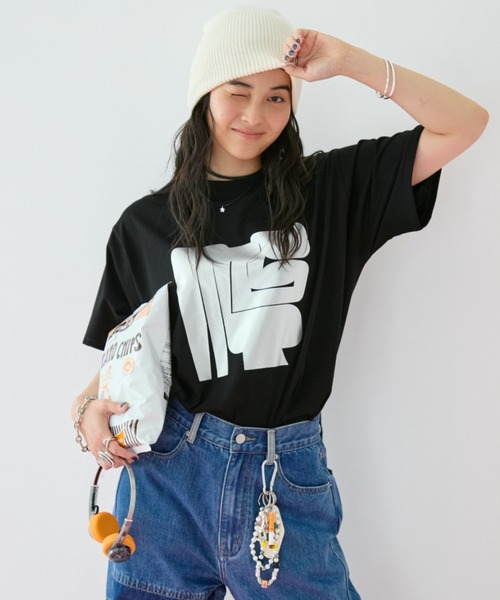 MIRROR STOKE（ミラーストーク）の「≪WEB限定≫【新色追加】MS LOGO TSHIRT/ミラーストークロゴティーシャツ（Tシャツ/カットソー・レディース・ネイビー/オフホワイト/ホワイト×ブラック/ホワイト×シルバー/ホワイト×レッド/ピンク/ブラウン/イエロー/グレー/ブラック×シルバー/ホワイト×ゴールド・MEDIUM）」の6枚目の写真