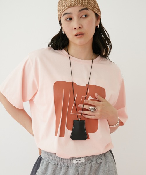 MIRROR STOKE（ミラーストーク）の「≪WEB限定≫【新色追加】MS LOGO TSHIRT/ミラーストークロゴティーシャツ（Tシャツ/カットソー・レディース・ネイビー/オフホワイト/ホワイト×ブラック/ホワイト×シルバー/ホワイト×レッド/ピンク/ブラウン/イエロー/グレー/ブラック×シルバー/ホワイト×ゴールド・MEDIUM）」の11枚目の写真